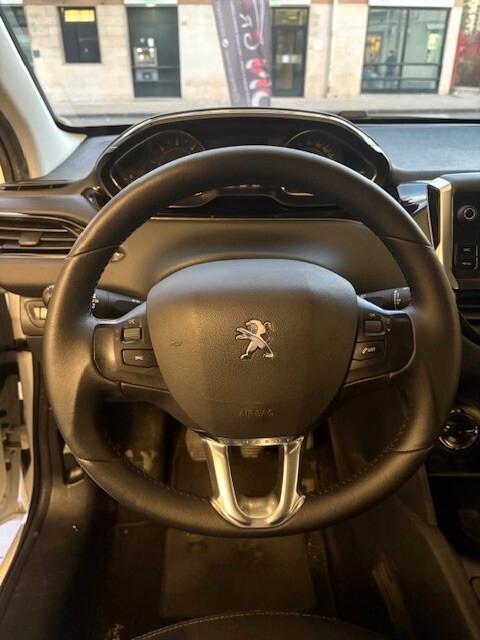 Peugeot 208 1.4 HDi 68 CV 5 porte Allure