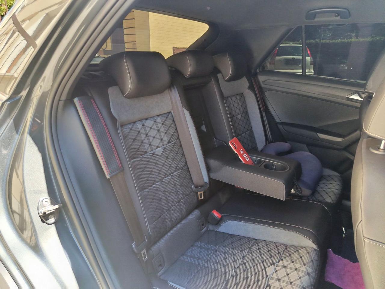 Volkswagen T-Roc R Line Plus 1.5 TSI #10942