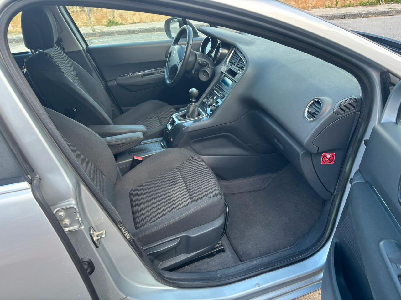 Peugeot 5008 1.6 HDi 112CV Business