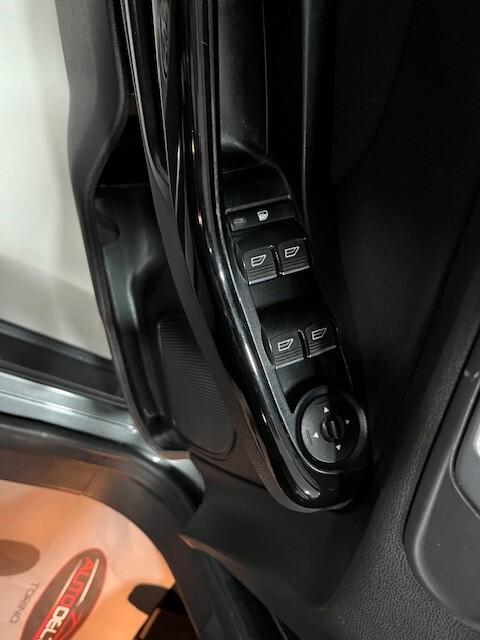 Ford Fiesta 1.5 TDCi 75CV 5 porte ST-Line