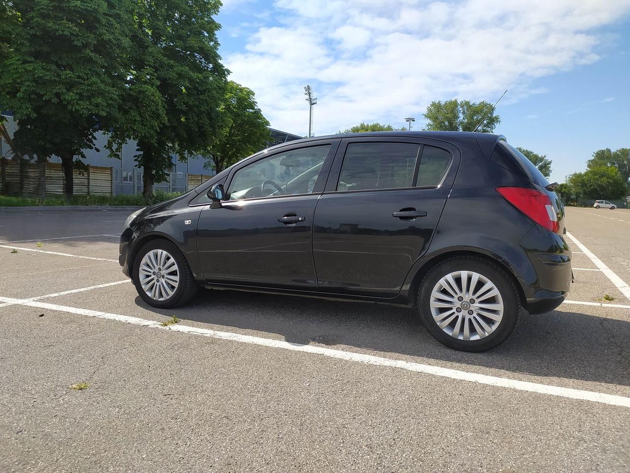 Opel Corsa Cosmo 1.2 #11303