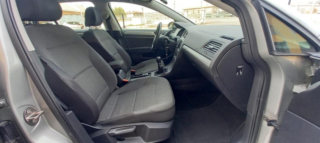 Volkswagen Golf 7 Blue Motion Tech cc. 1.4 Benzina Manuale 6 Marce 5 Porte 5 Posti Navigatore UTILIZZABILE X I NEOPATENTATI 2025...!!!!
