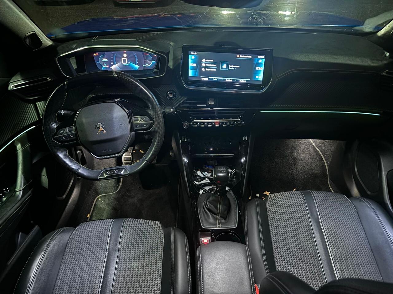 Peugeot 2008 PureTech 155 S&S EAT8 GT