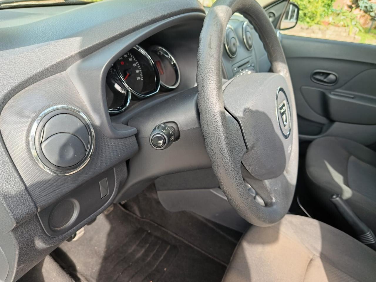 Dacia Sandero 1.2 75CV
