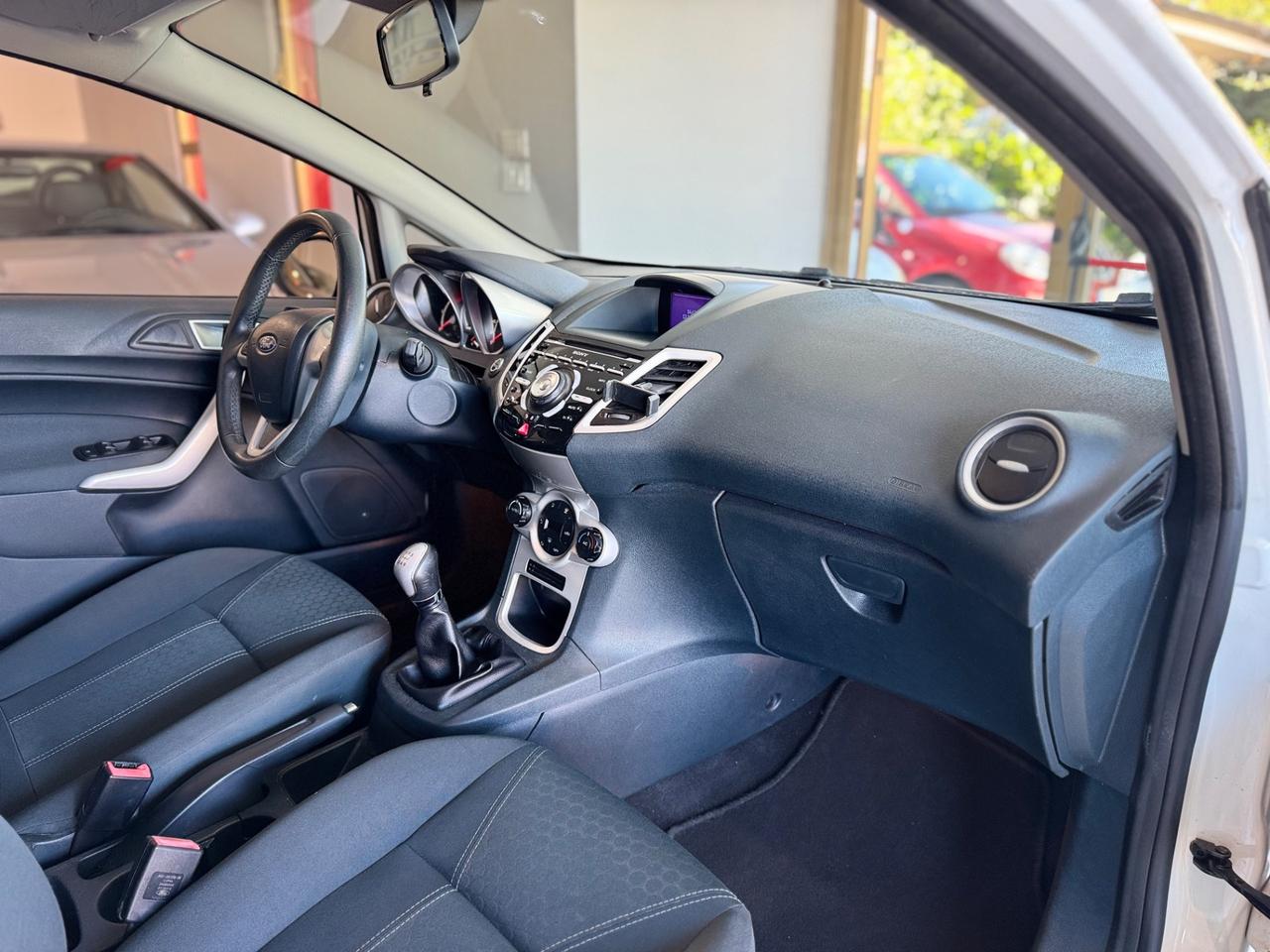 Ford Fiesta 1.4 TDCi 70CV 5 porte Titanium