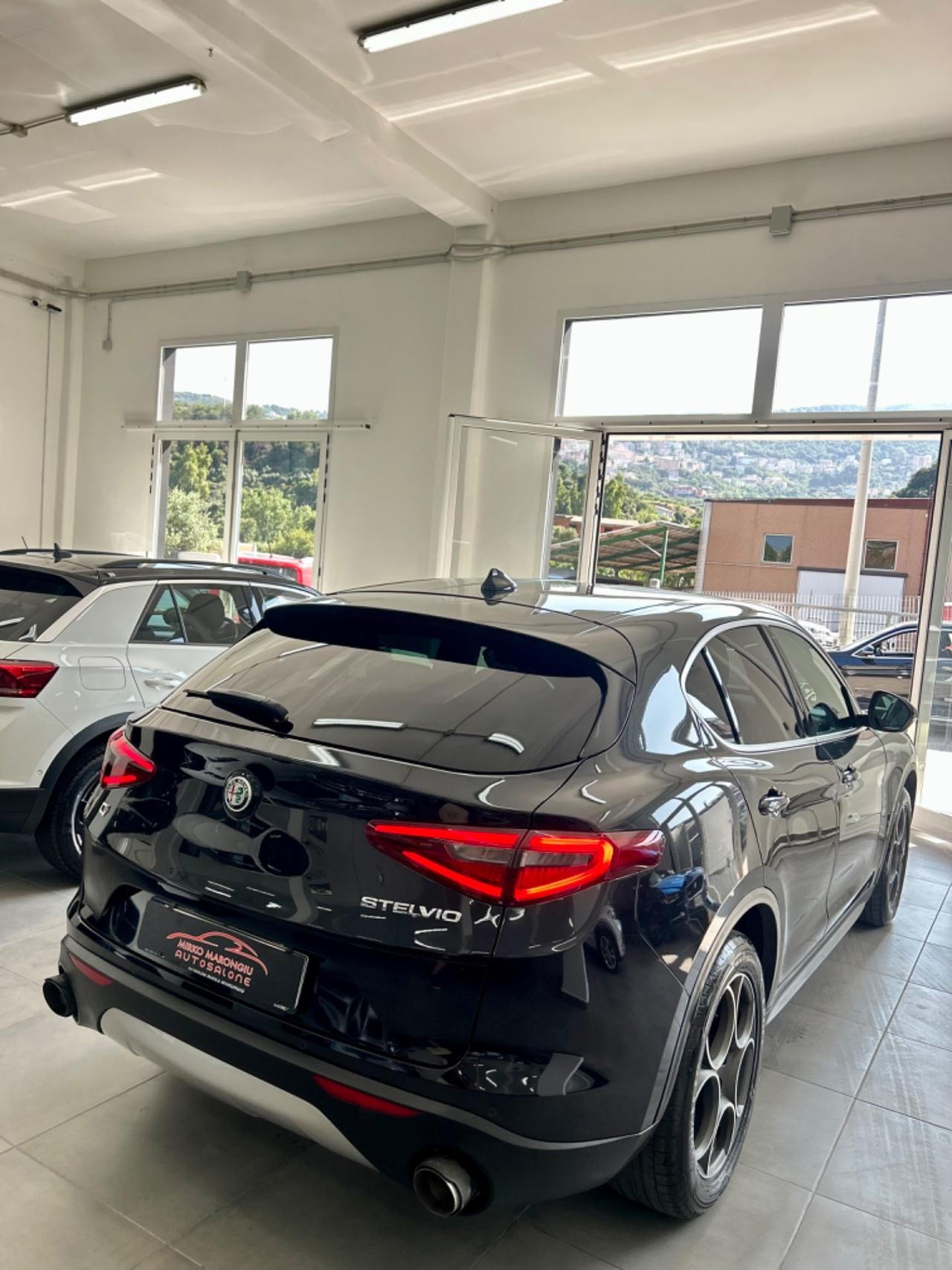 Alfa Romeo Stelvio 2.2 210 CV AT8 Q4 FINANZIABILE