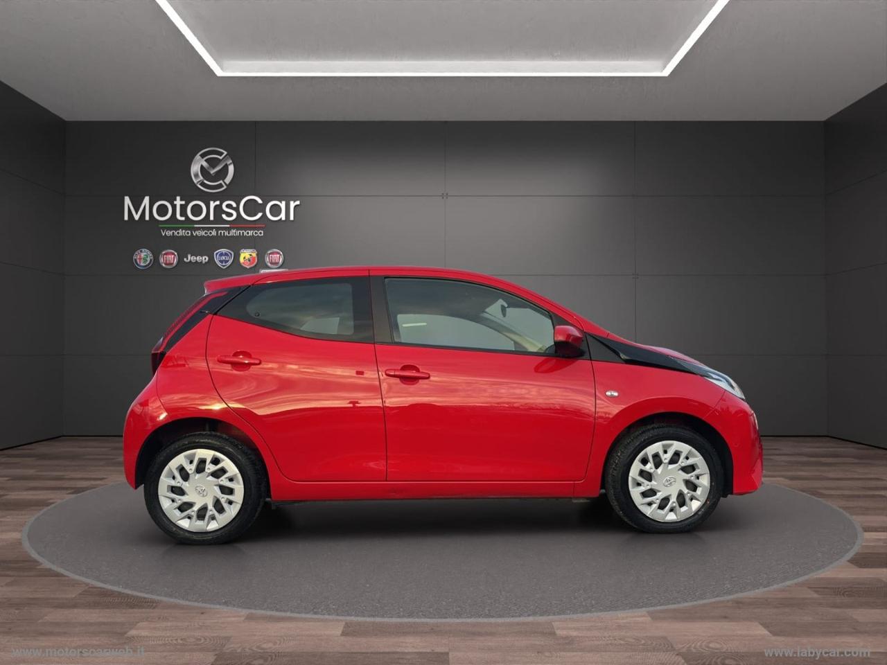 TOYOTA Aygo Connect 1.0 VVT-i 72 CV 5p. x-wave