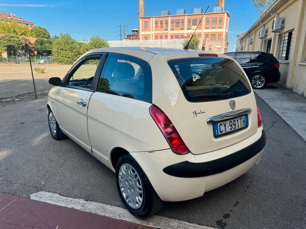 Lancia Ypsilon 1.4 16V GPL