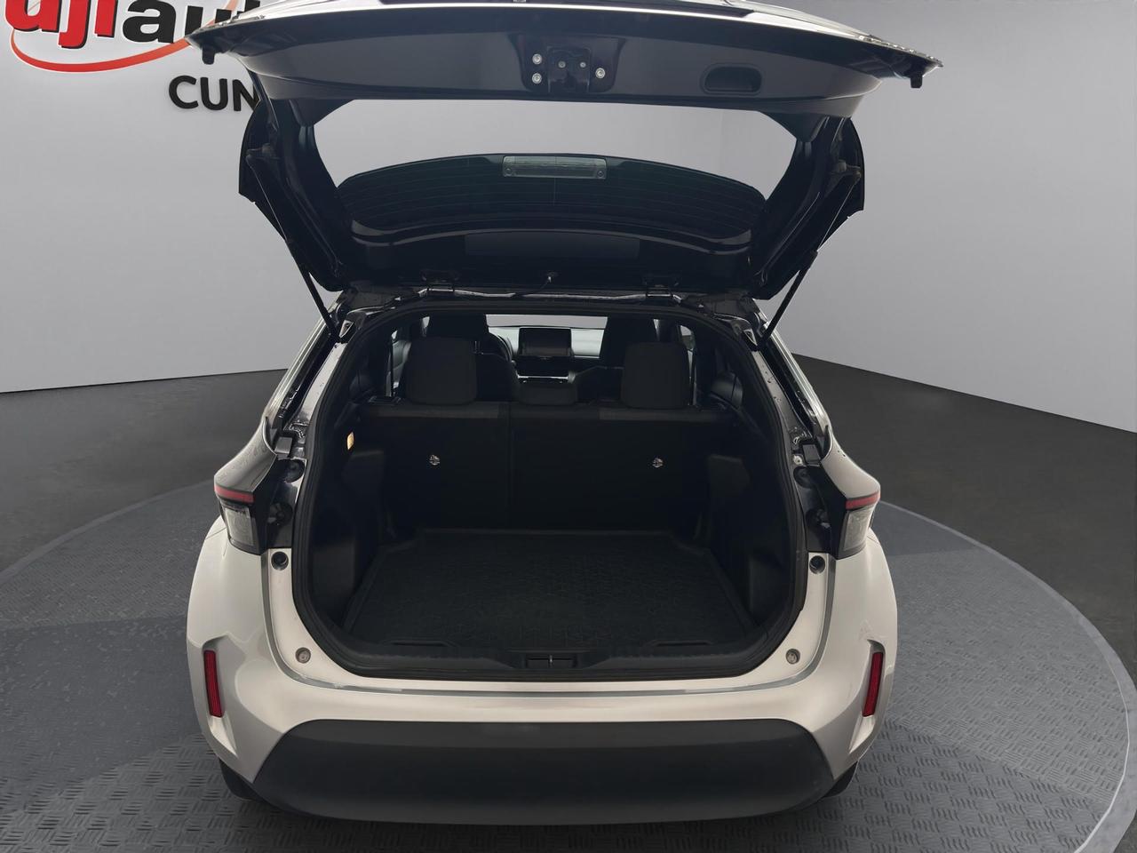 Toyota Yaris Cross 1.5h Trend awd-i 116cv e-cvt 4