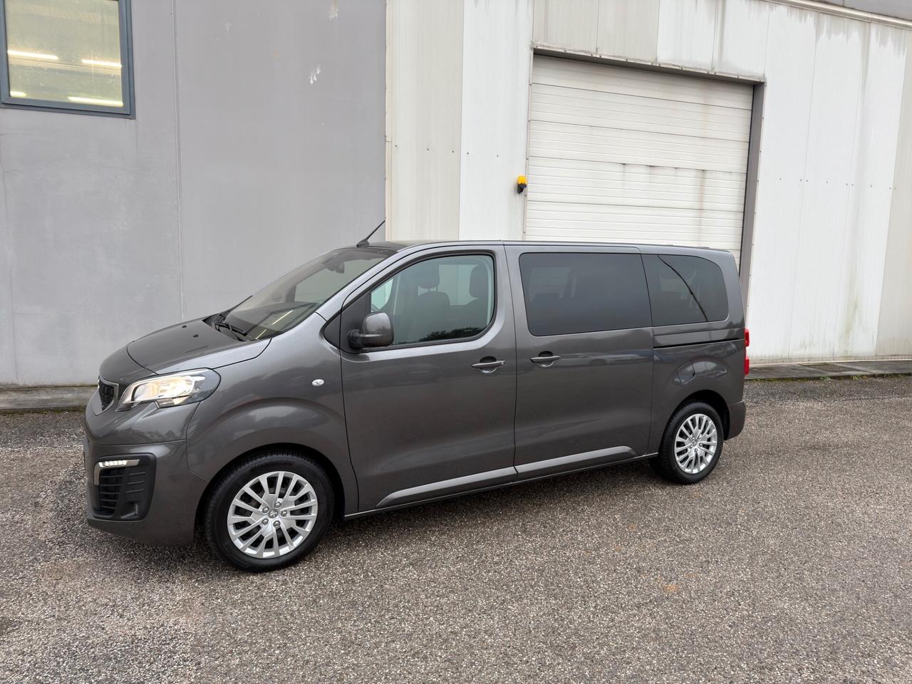 Peugeot Traveller BlueHDi 120 S&S EAT8 Standard Active