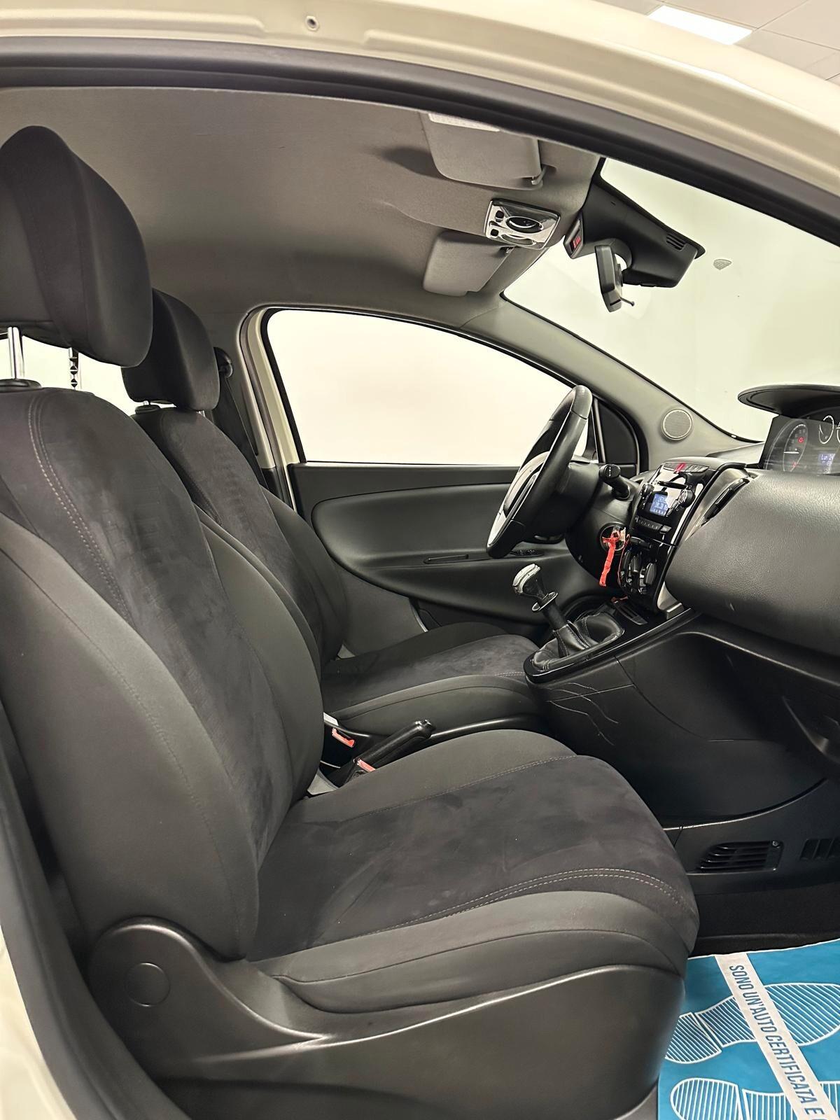 Lancia Ypsilon 1.2 69 CV 5 porte GPL Ecochic Gold - NeoPatentati