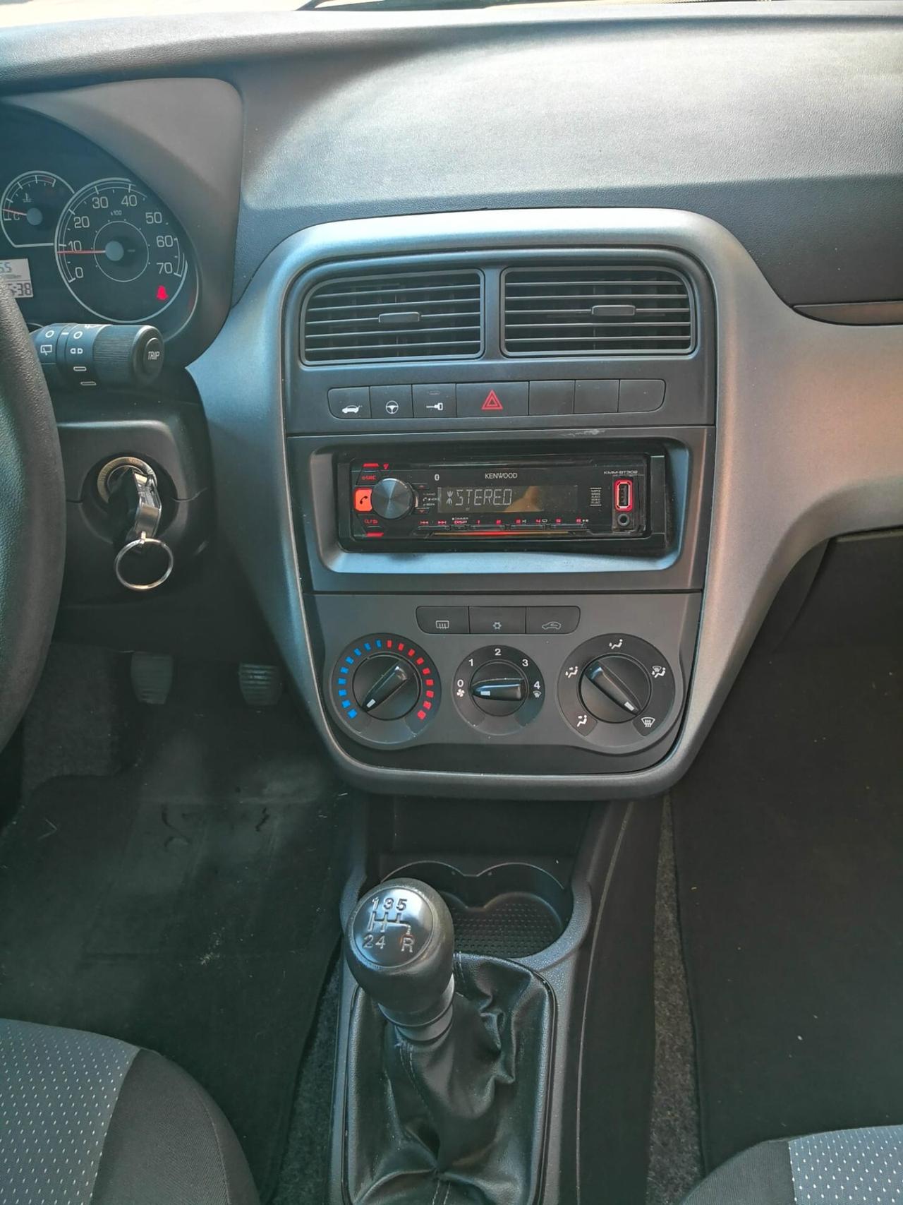 Fiat Grande Punto 1.2 3 porte ***NEOPATENTATI***DISTRIBUZIONE FATTA***