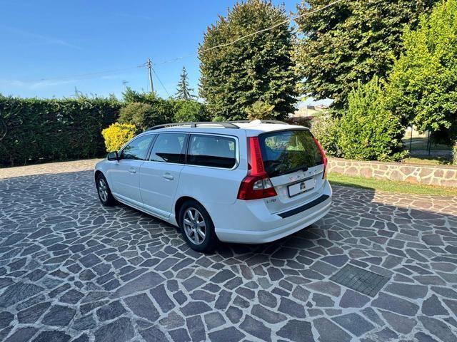 VOLVO V70 2.5 FT MOMENTUM AFV BI-FUEL