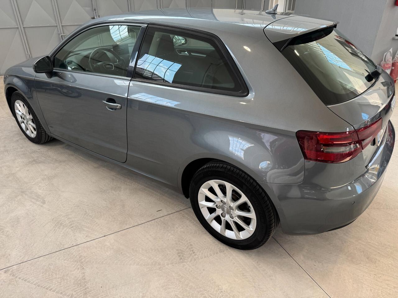 Audi A3 3P 1.6 TDI 105 CV YOUNG