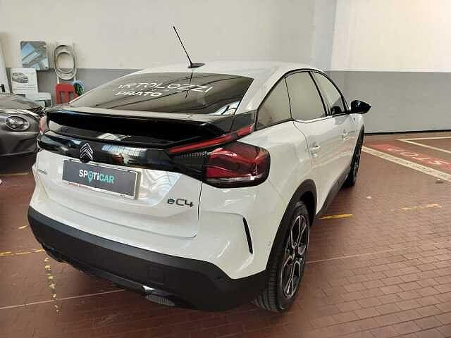 Citroen C4 motore elettrico 136 CV Shine