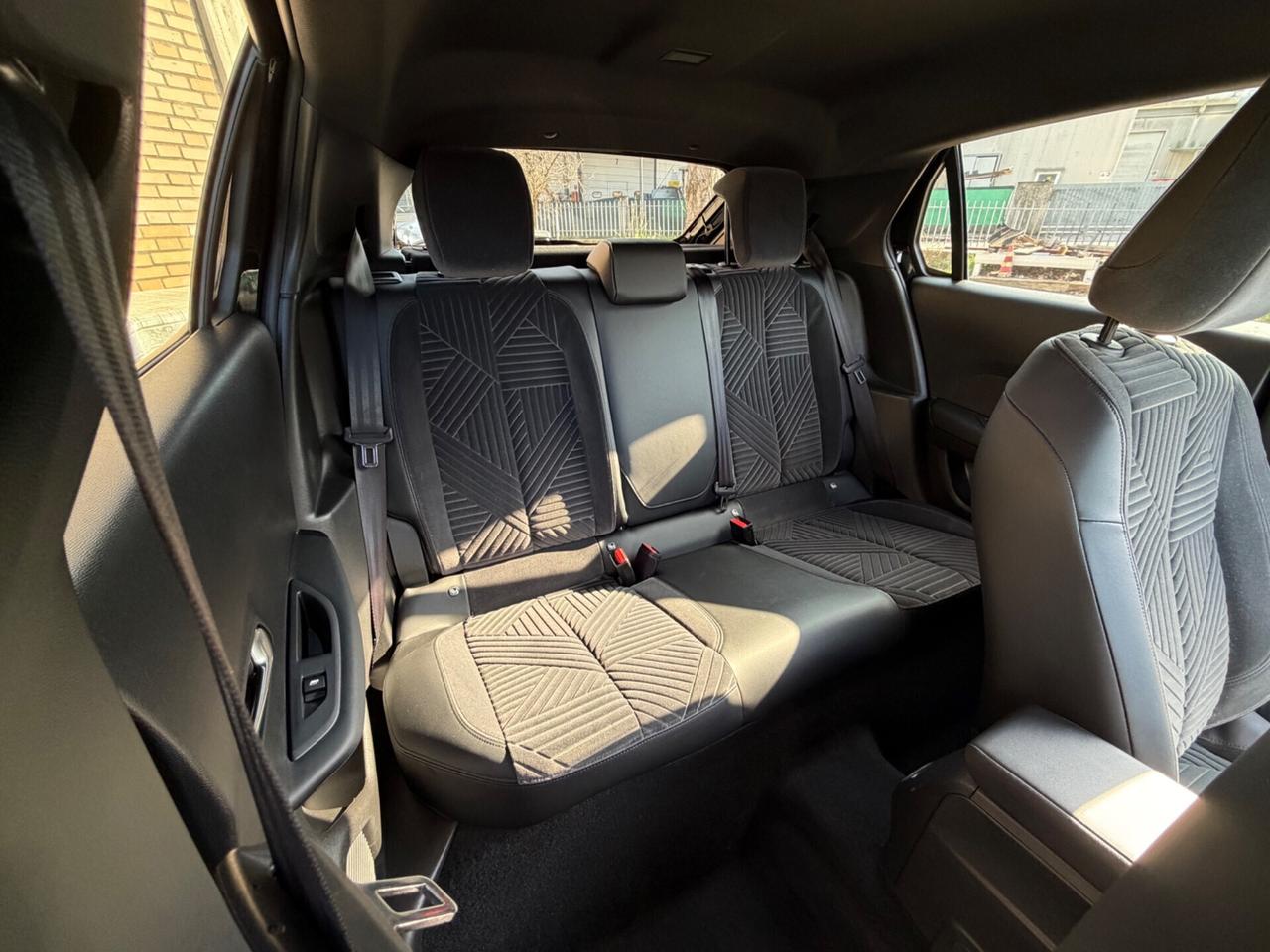 Lancia Ypsilon Hybrid e-DCT LX