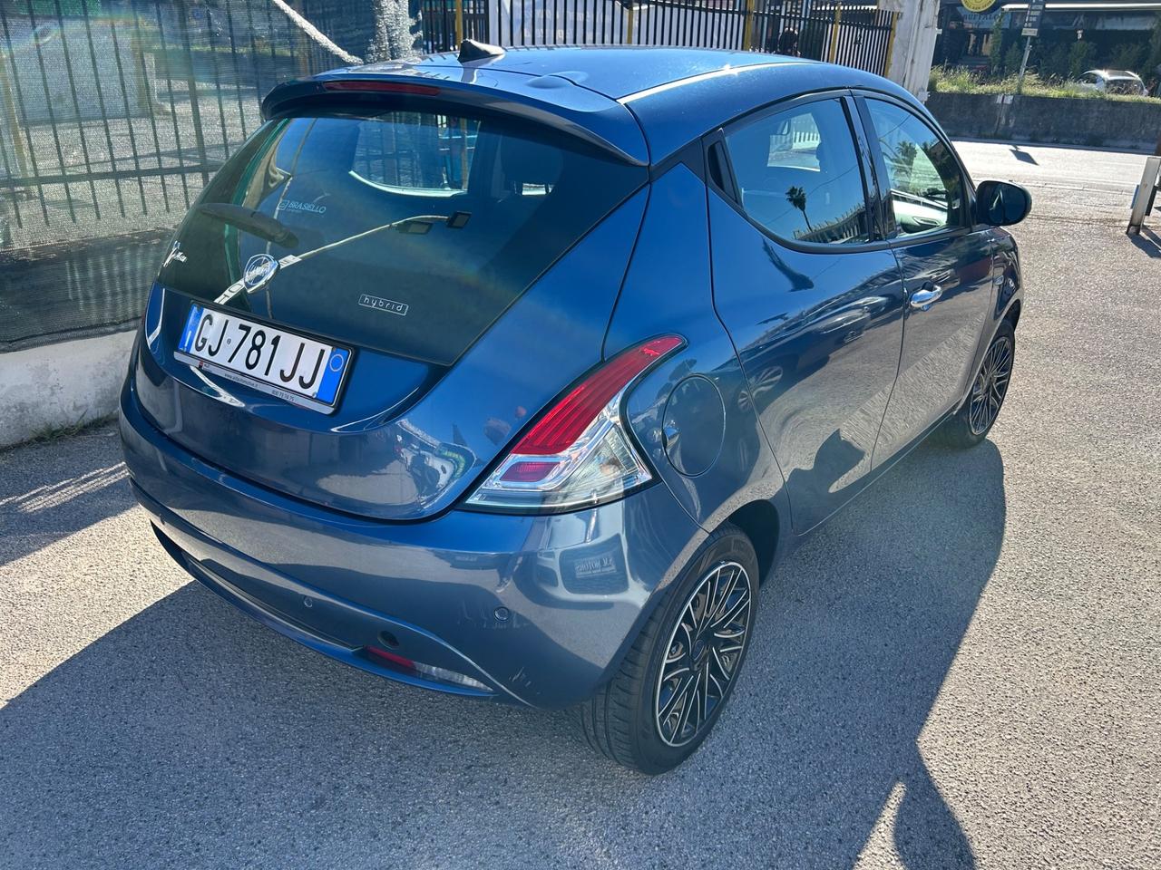 Lancia Ypsilon 1.0 FireFly 5 porte S&S Hybrid Ecochic Gold