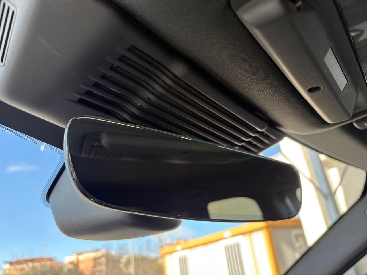 Land Rover Discovery Sport 2.0 eD4 163 CV 2WD R-Dynamic SE