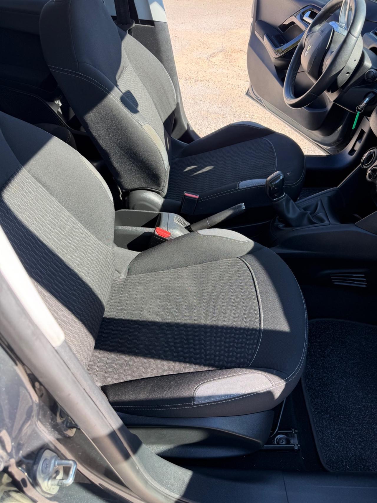 Peugeot 208 BlueHDi 75 5 porte Allure