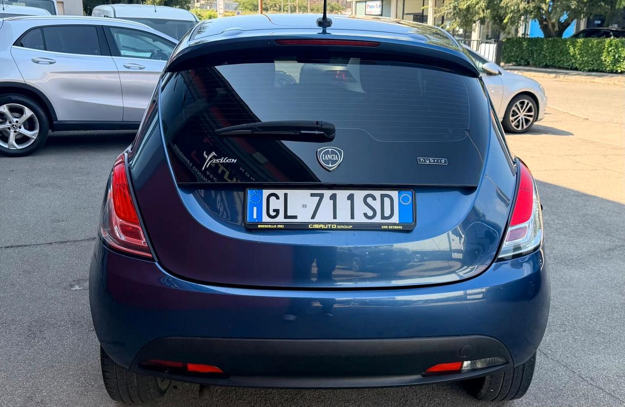 Lancia Ypsilon 1.0 FireFly 5 porte S&S Hybrid Alberta Ferretti