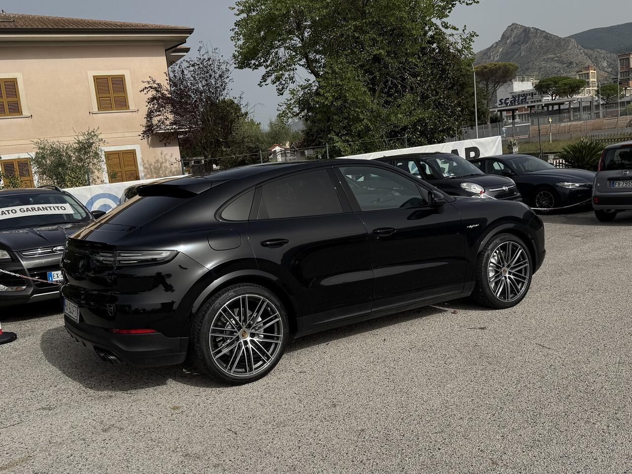PORSCHE CAYENNE COUPE GTS SPORT CHRONO E-HYBRID