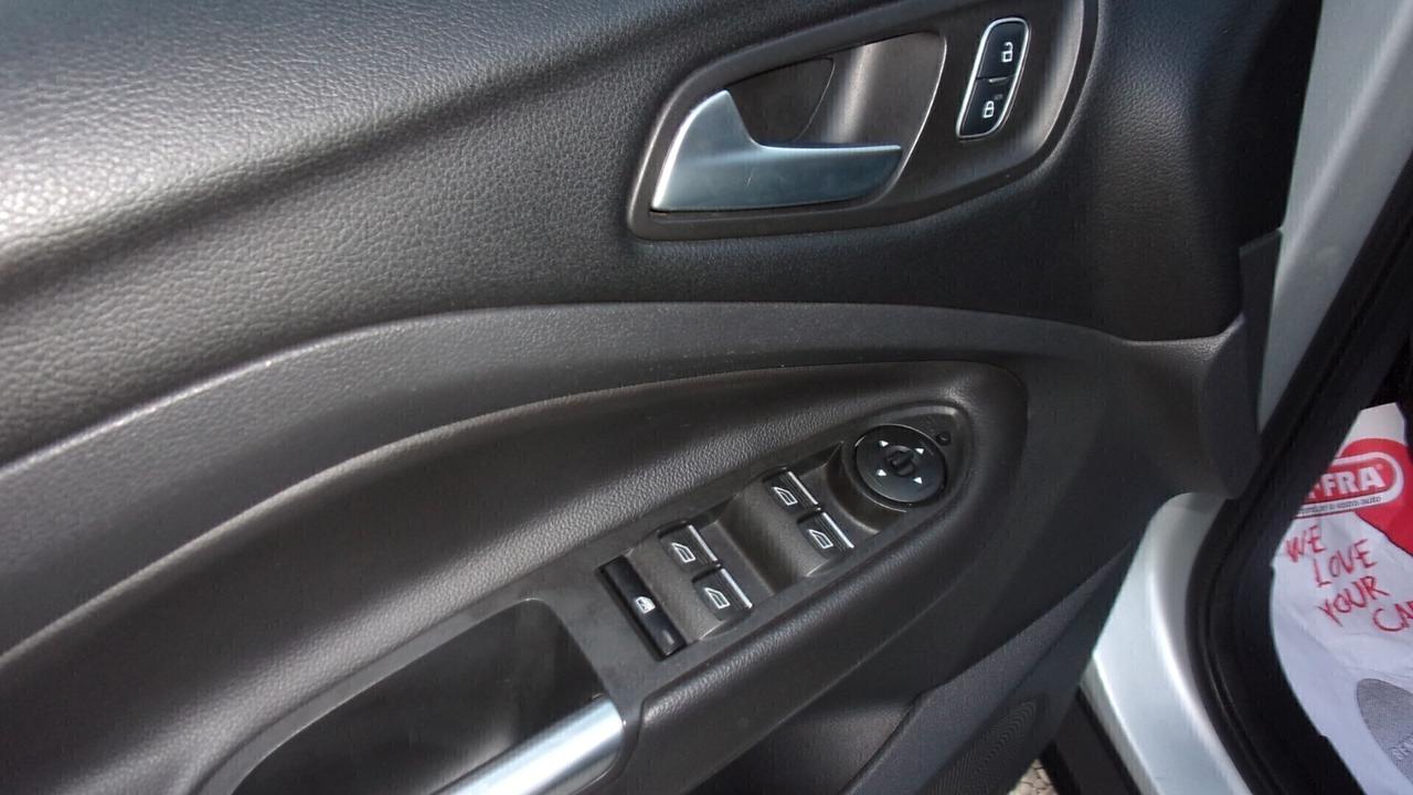 Ford Kuga 1.5 TDCI 120 CV S&S 2WD Titanium