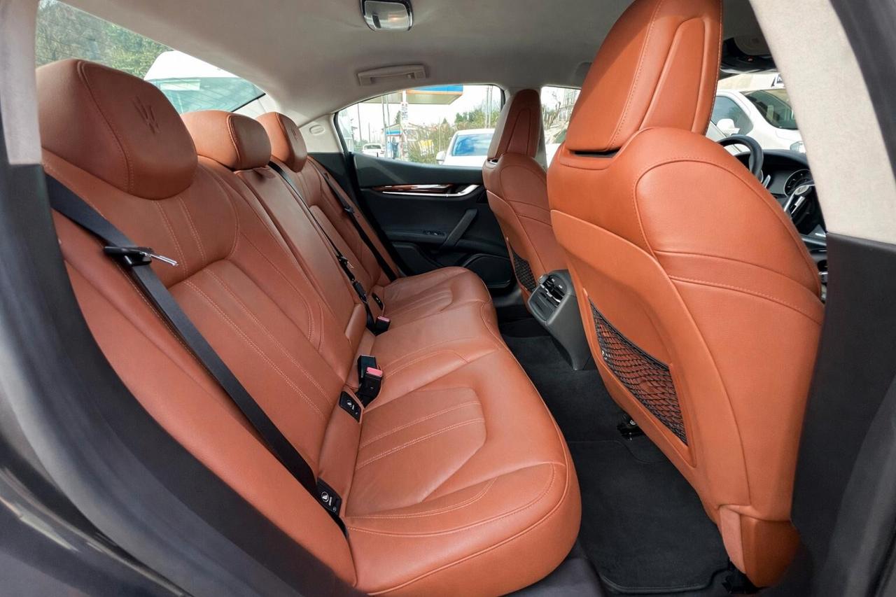 Maserati Ghibli 330 CV MHEV GRANSPORT