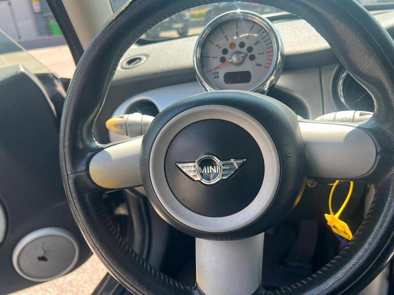 Mini 1.6 16V Cooper 2005 benzina
