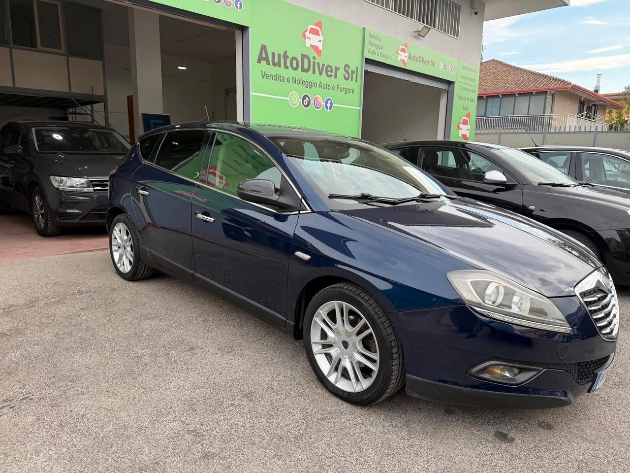 Lancia Delta 1.6 MJT DPF 105 CV Silver