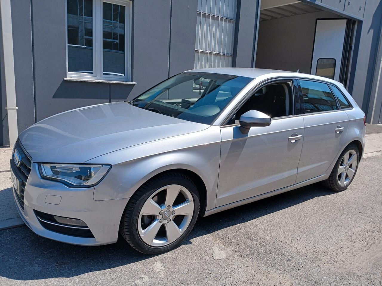 Audi A3 SPB 1.6 TDI clean diesel S tronic Ambition*EURO6*NAVI*CERCHI