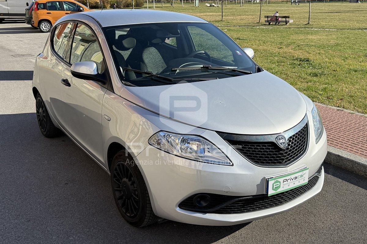 LANCIA Ypsilon 1.2 69 CV 5 porte Gold