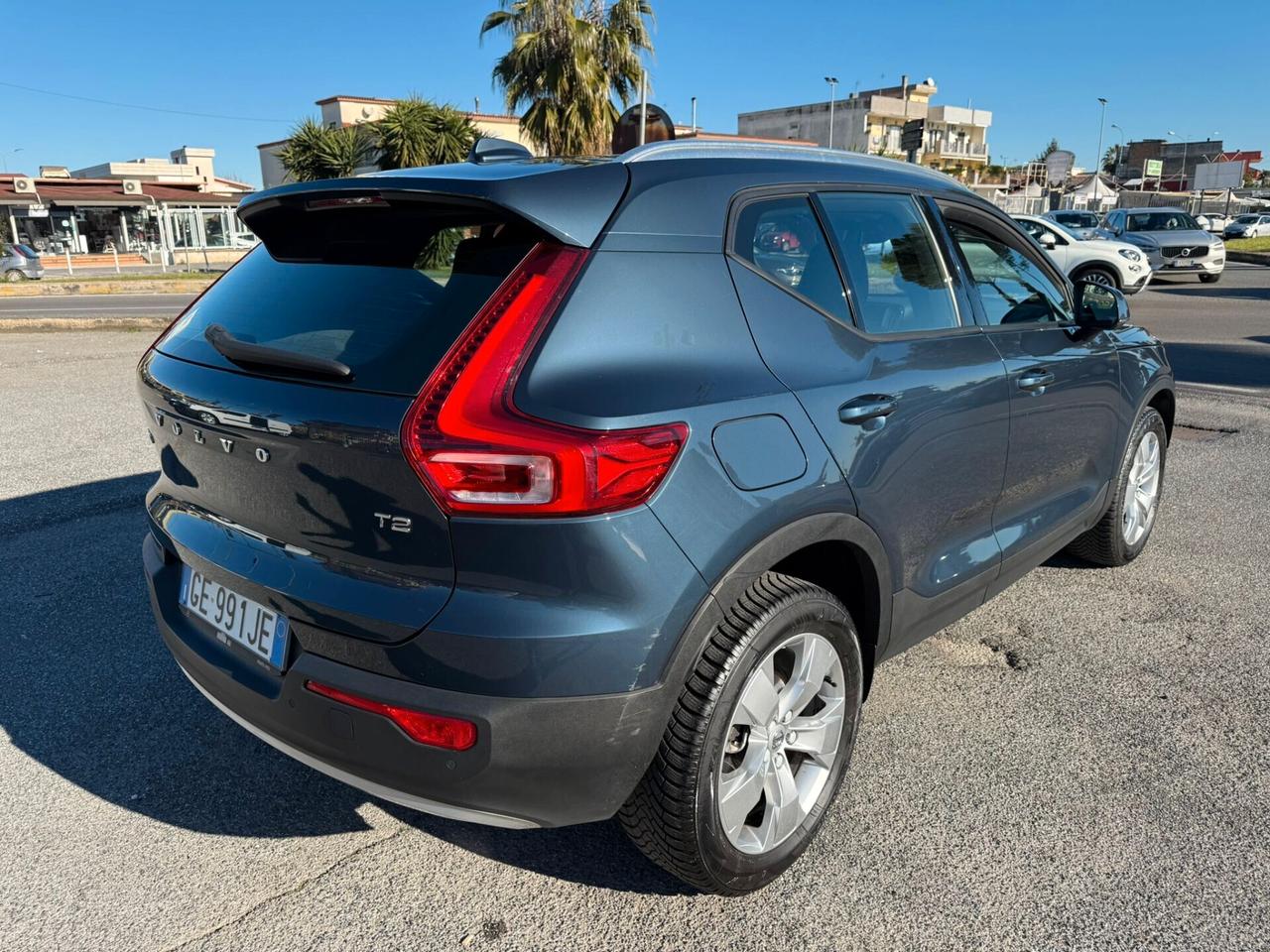 VOLVO XC40 MOMENTUM T2 1.5BENZINA 129CV AUTOMATICA EURO6B