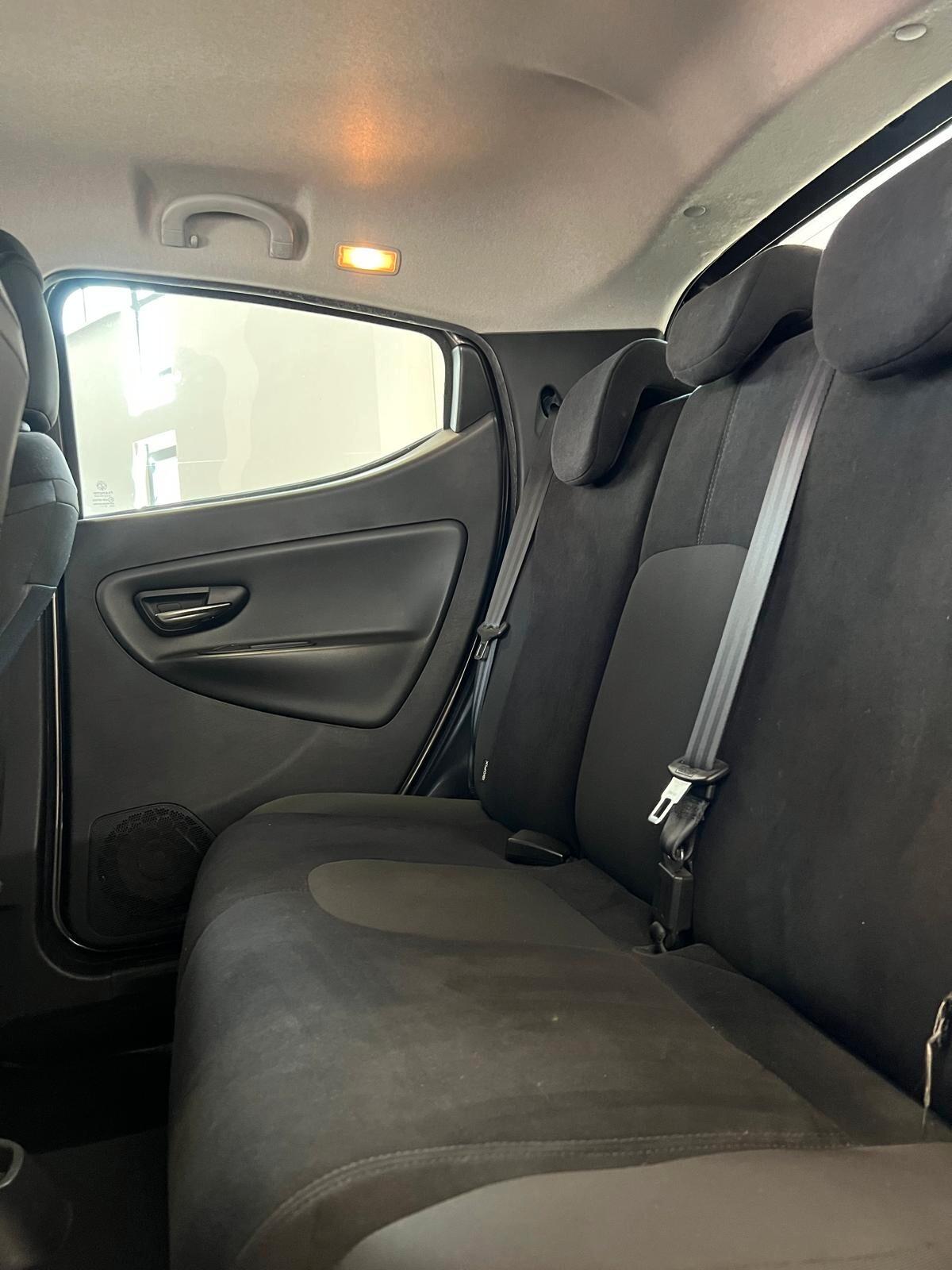 Lancia Ypsilon 1.2 69 CV 5 porte Gold