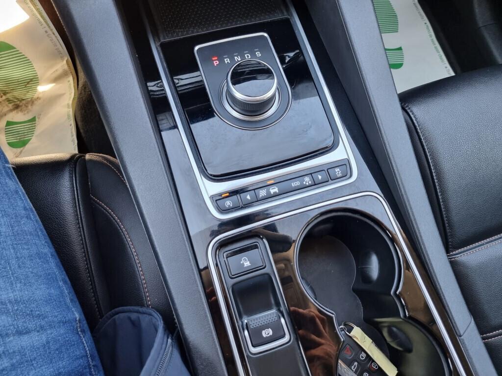 Jaguar F-Pace 2.0 D 180CV CON GARANZIA