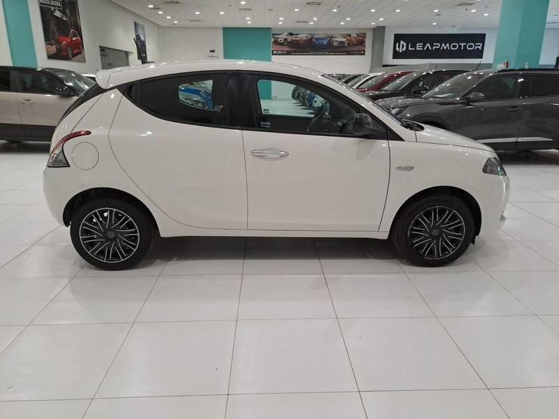 Lancia Ypsilon 1.0 FireFly 70cv S&S Hybrid GOLD