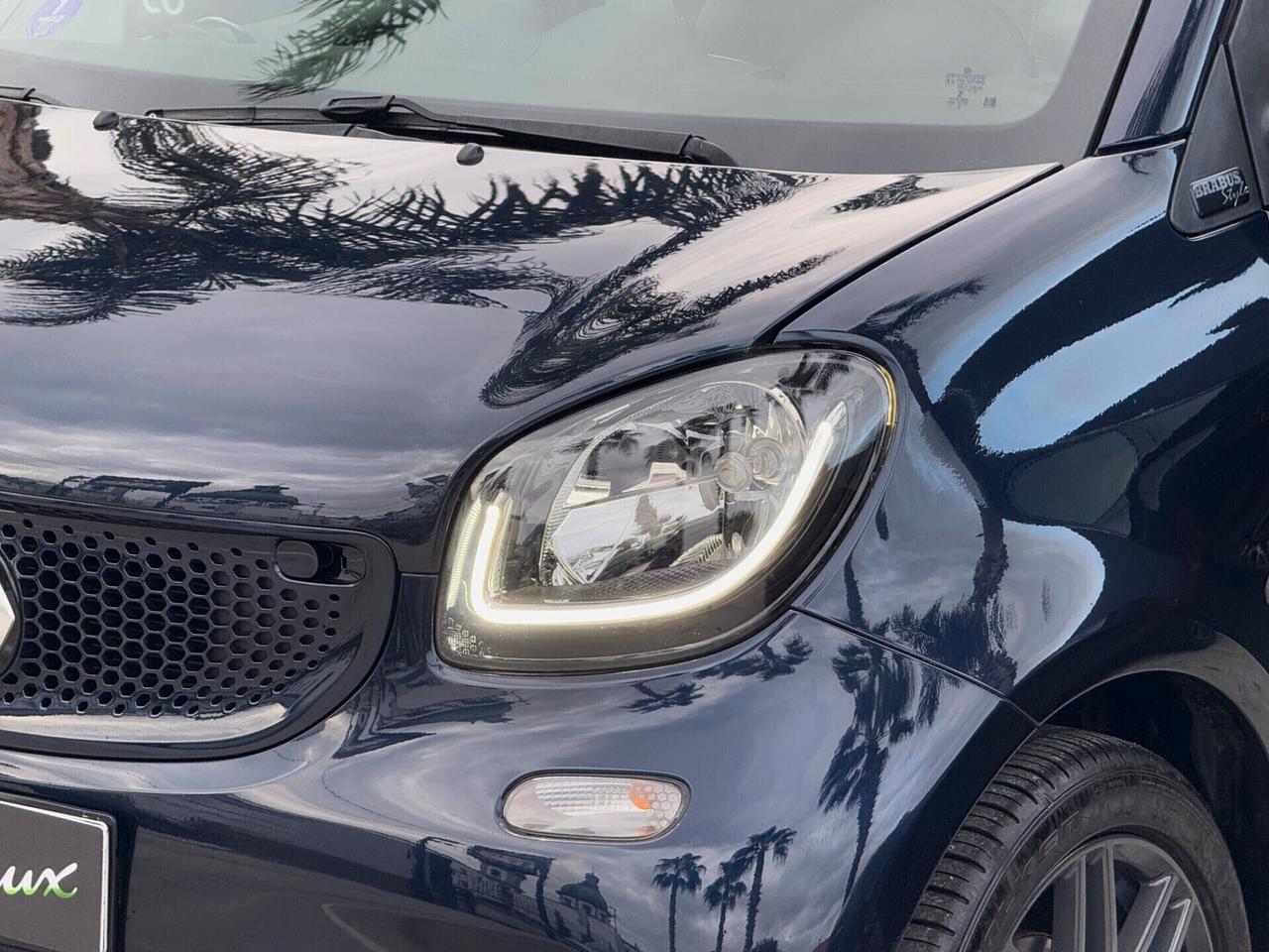 Smart forTwo 0.9 T Parisblue BRABUS Style 90CV