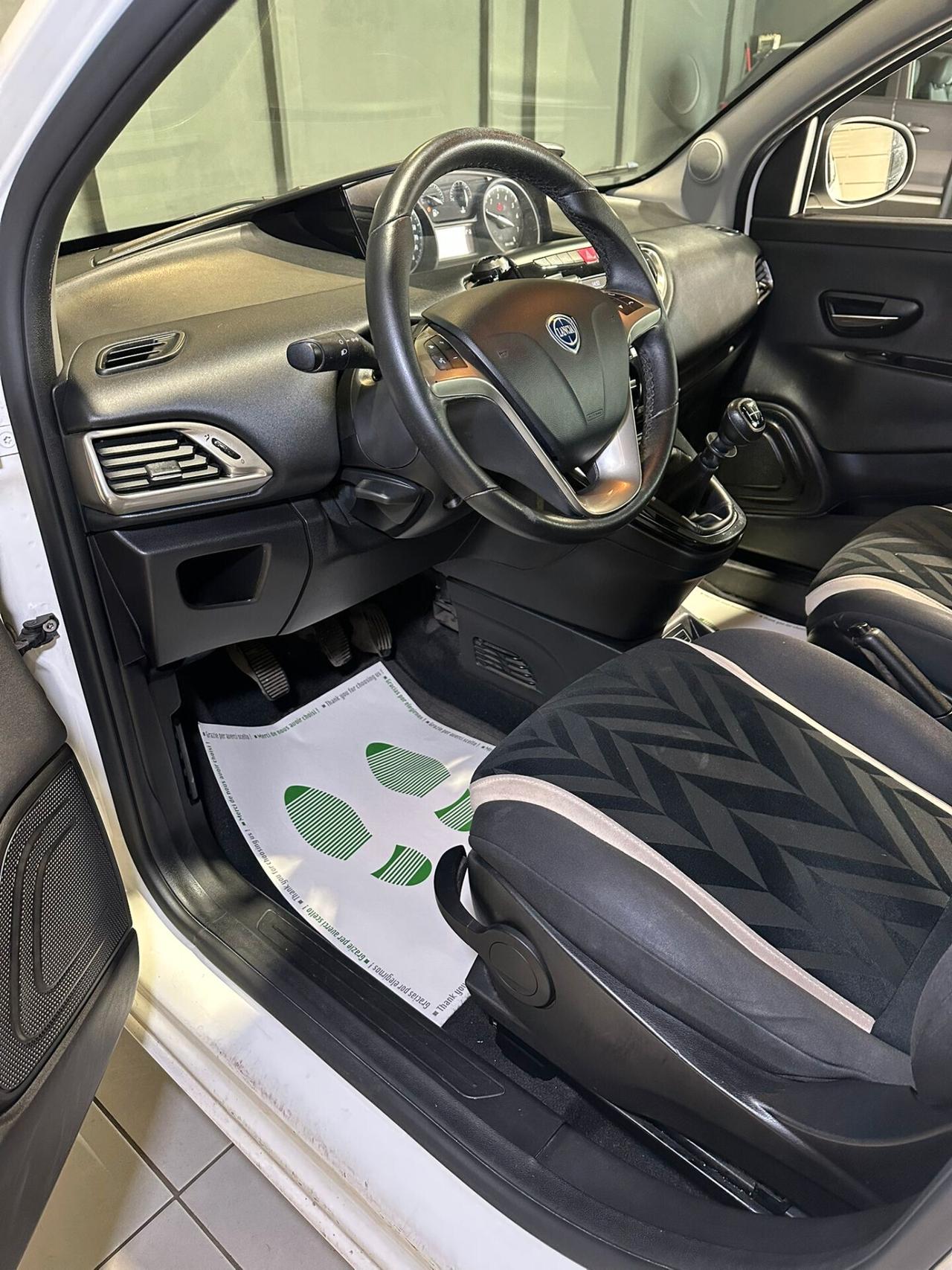 Lancia Ypsilon 1.2 69 CV 5 porte Gold (PER NEOPATENTATI)