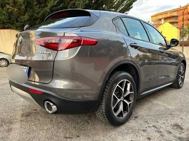 Alfa Romeo Stelvio 2.2 Turbodiesel 180 CV Executiv