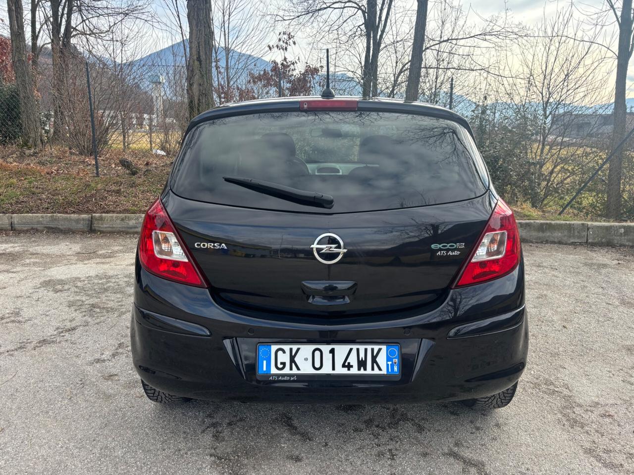 Opel Corsa 1.2 BENZINA 69cv NEOPATENTATI