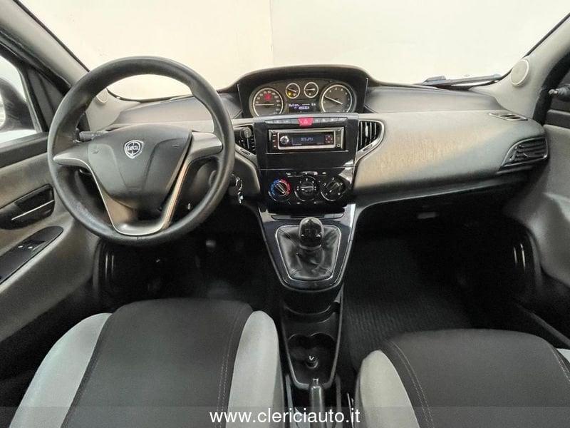 Lancia Ypsilon 1.2 69 CV 5 porte Silver