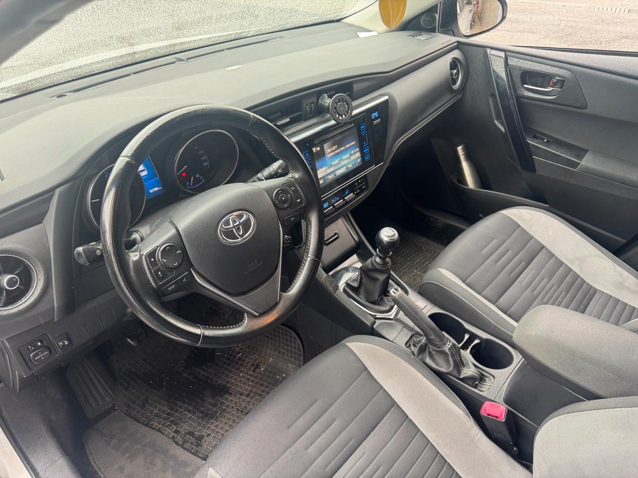 TOYOTA Auris 1.6 D-4D Lounge