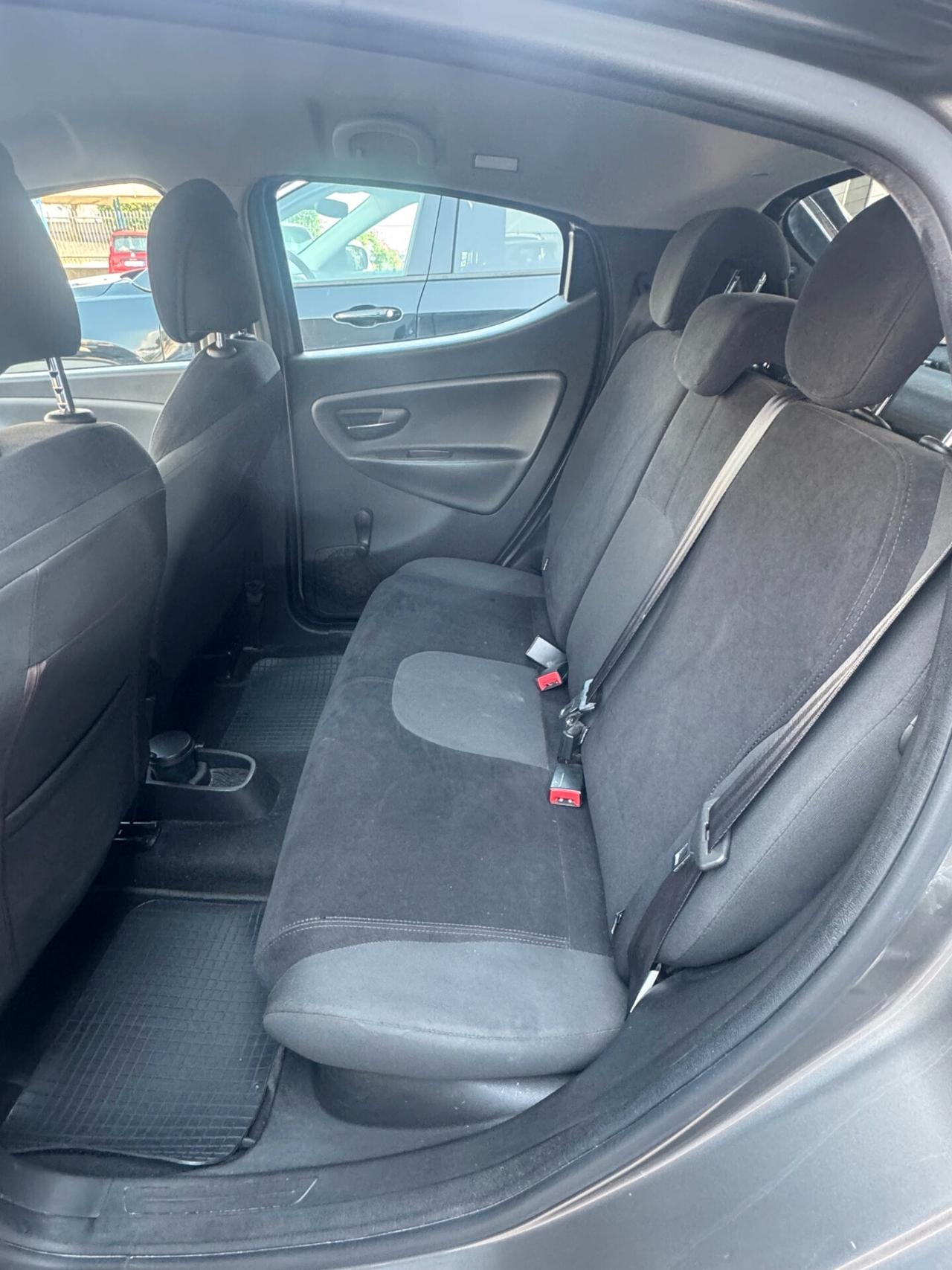 LANCIA YPSILON 1.2 69 CV GOLD -5 POSTI