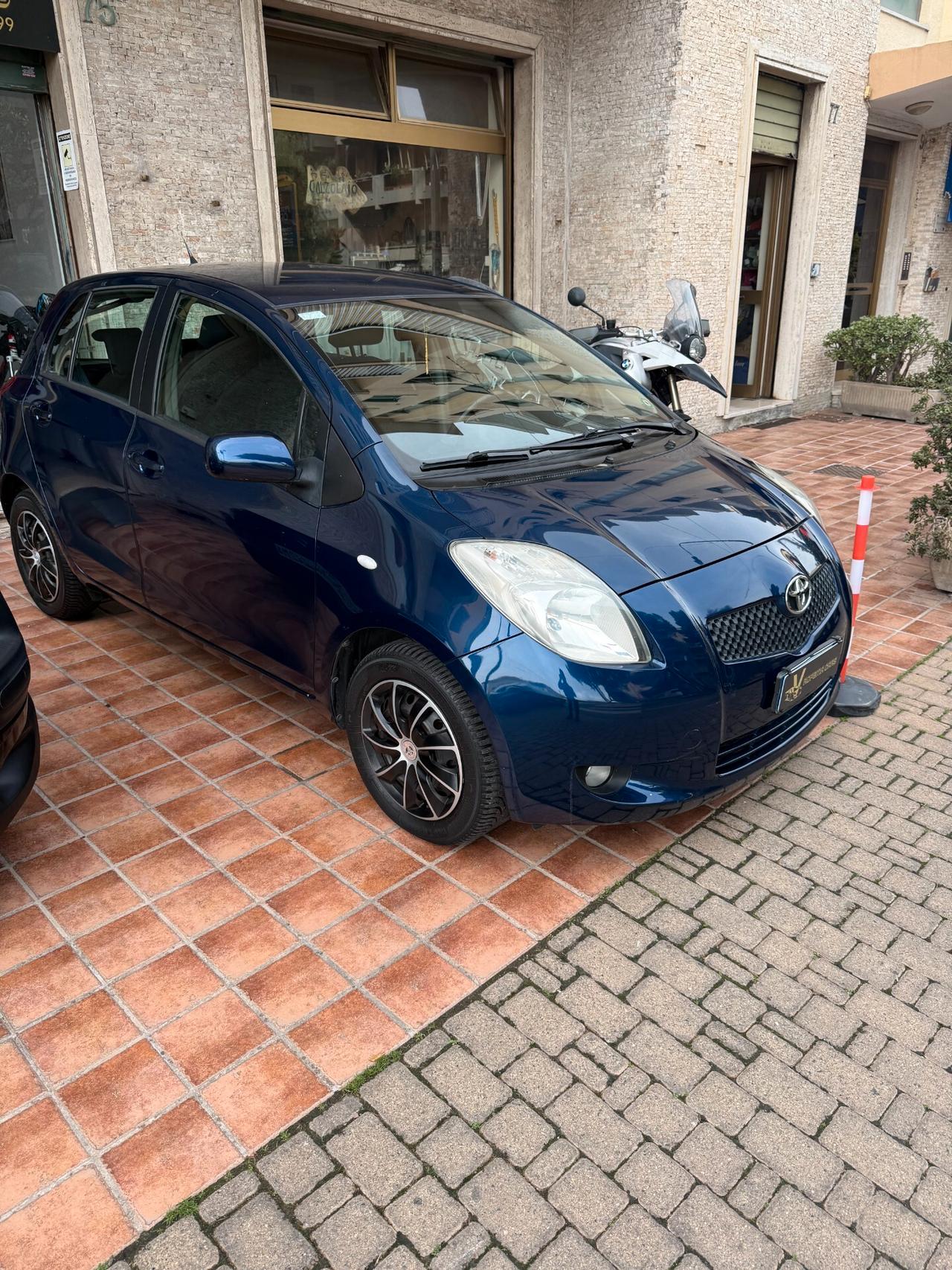 Toyota Yaris 1.3 5 porte Navi