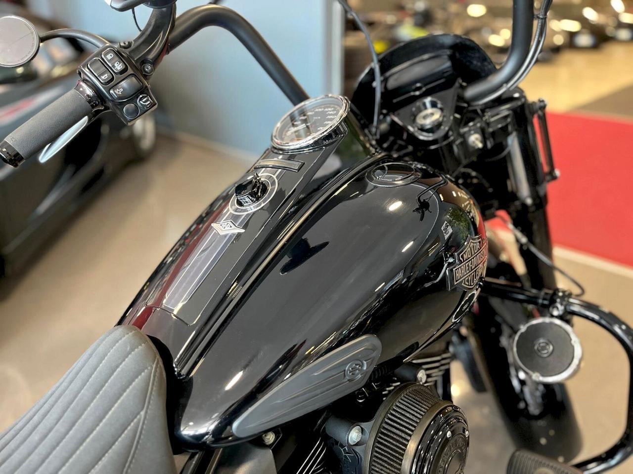 Harley-davidson FLHR Road King Special
