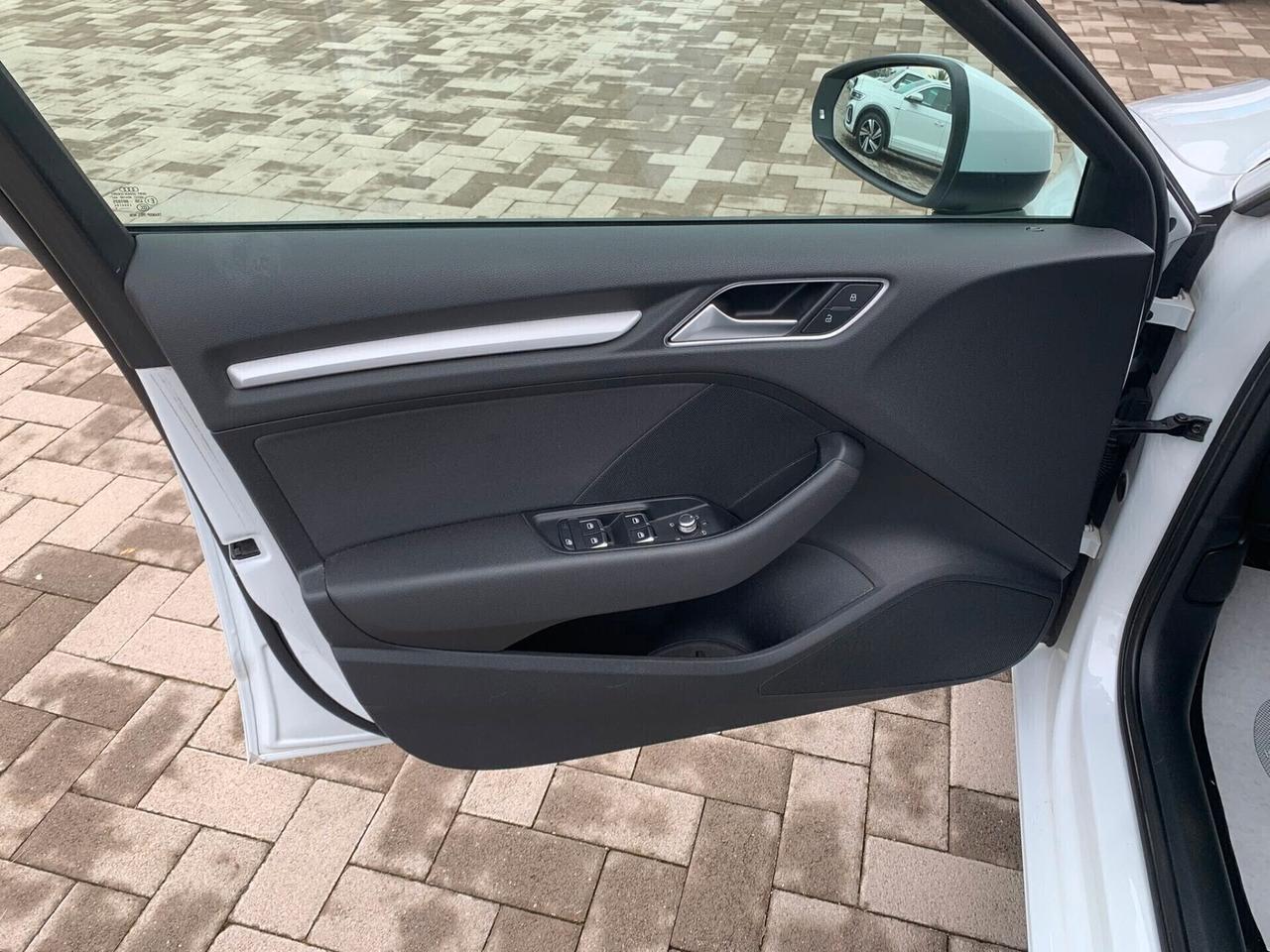Audi A3 1.6 TDI 110 CV Attraction 2015