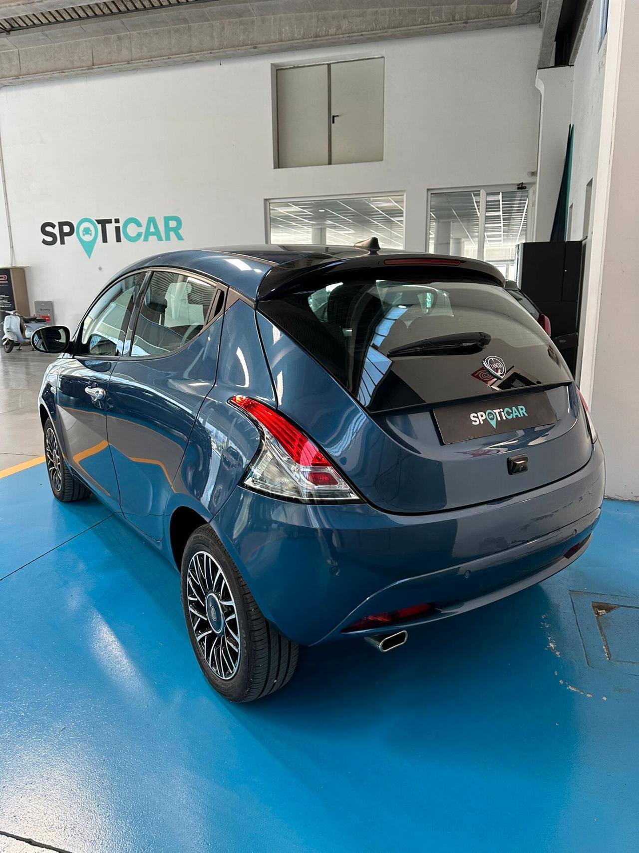 Lancia Ypsilon 1.0 FireFly 5 porte S&S Hybrid Platino