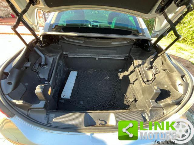 PEUGEOT 307 2.0 HDi FAP CC Féline
