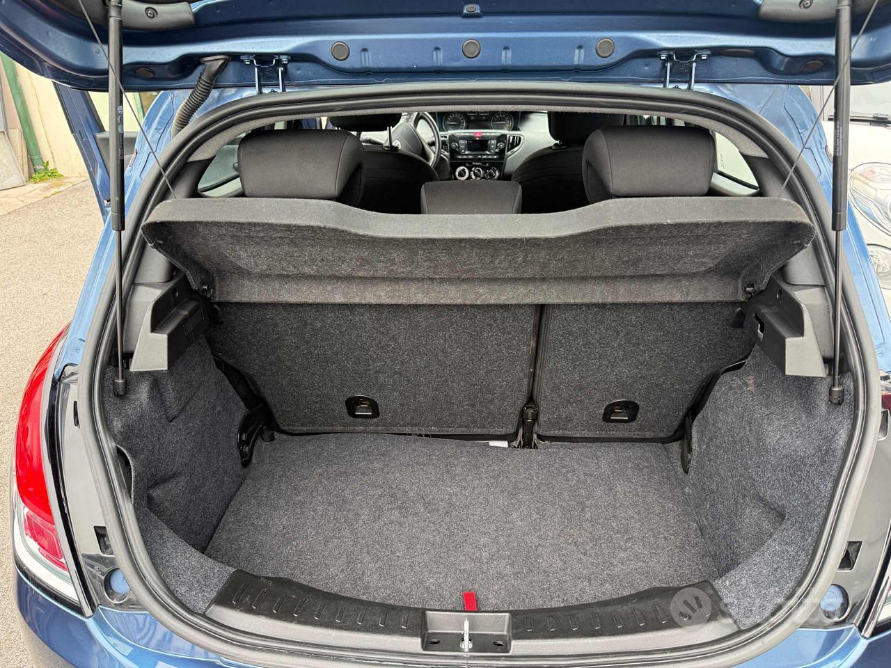 LANCIA Ypsilon 1.0 FireFly S&S Hybrid Silver Pl