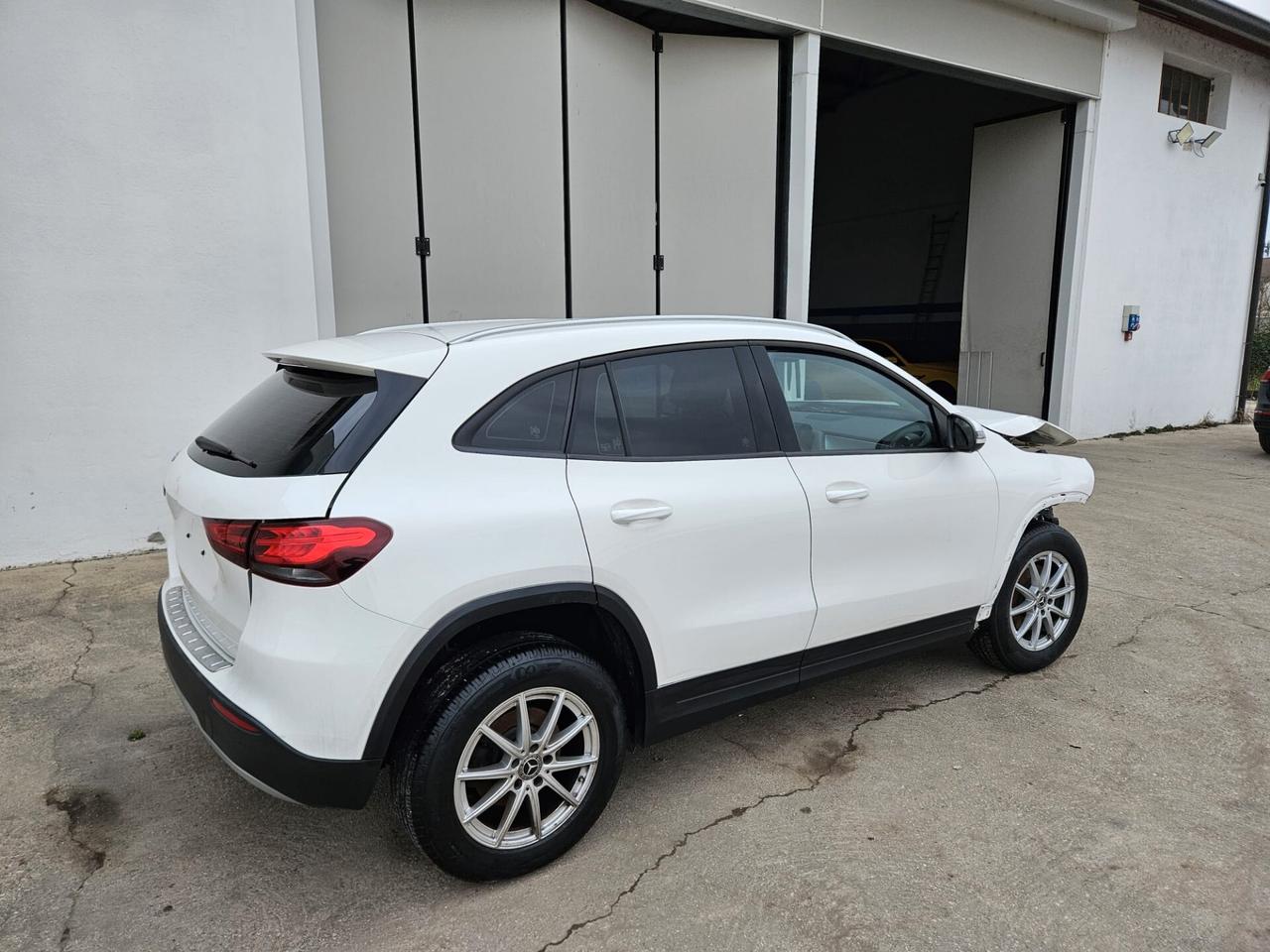 Mercedes-Benz GLA 180 d Business auto