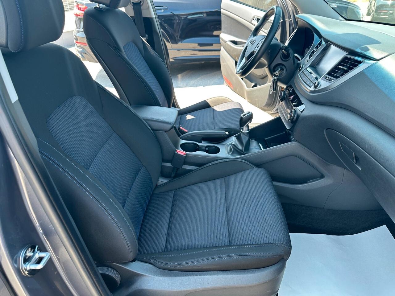 Hyundai Tucson 1.7 CRDi XPossible /km doc/navi/camera/pedane